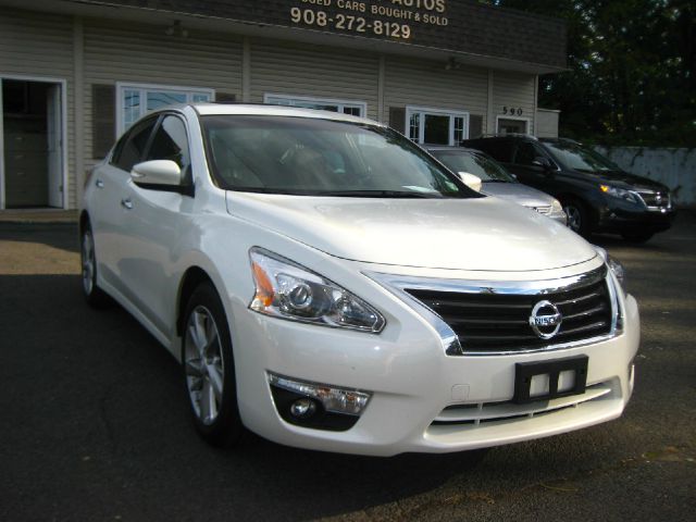 Nissan Altima 2013 photo 2