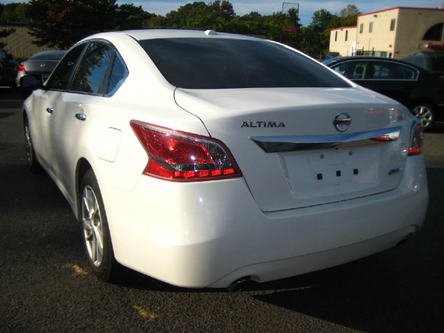 Nissan Altima 2013 photo 3