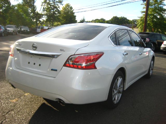 Nissan Altima 2013 photo 4