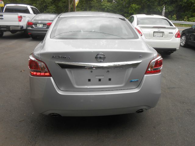 Nissan Altima 2013 photo 1