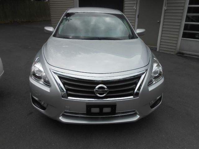 Nissan Altima 2013 photo 2