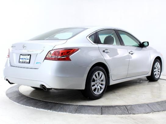 Nissan Altima 2013 photo 4