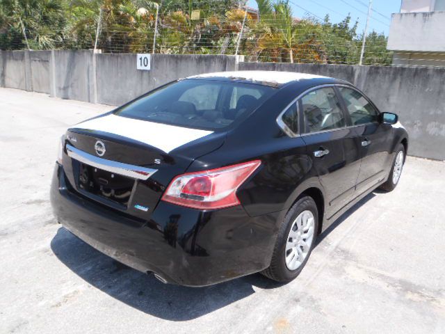 Nissan Altima Pickupslt Quad Cab SWB 4WD 4x4 Truck Sedan