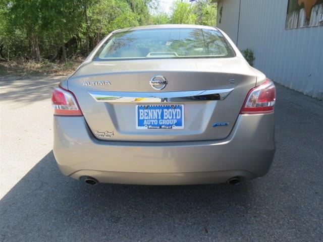 Nissan Altima 2013 photo 1