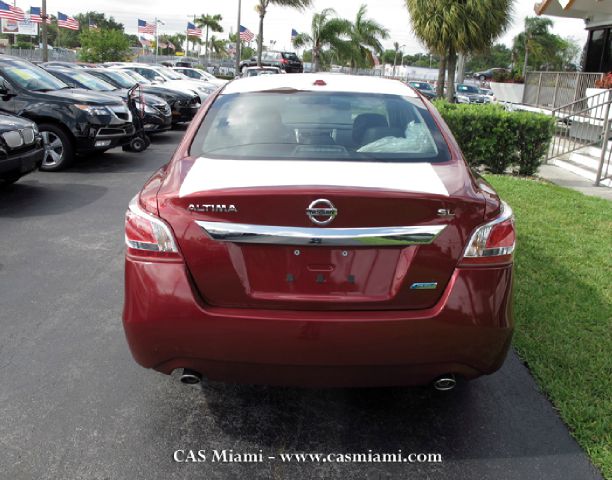 Nissan Altima SLT Quad Cab 2WD Sedan