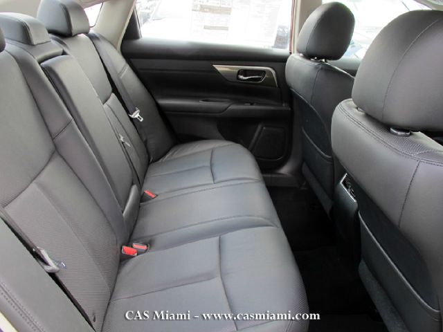 Nissan Altima 2013 photo 2