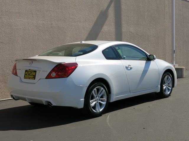 Nissan Altima 2013 photo 2