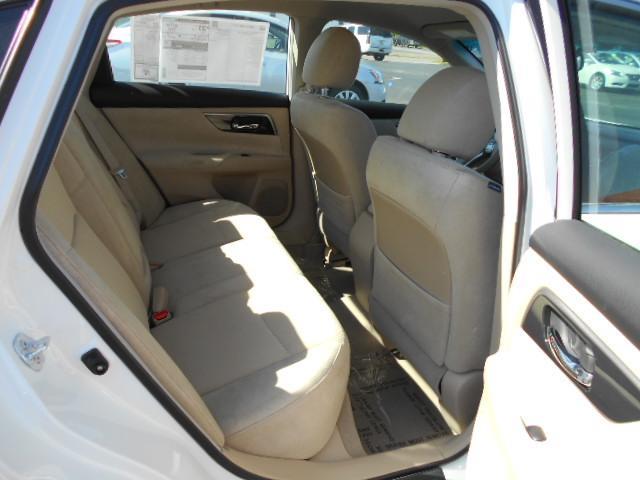 Nissan Altima 2013 photo 11