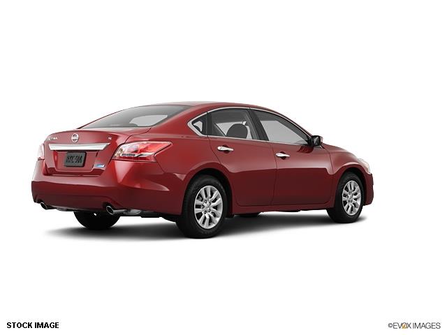 Nissan Altima 2013 photo 1