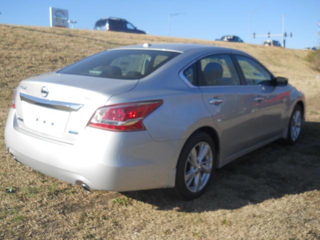 Nissan Altima 2013 photo 12