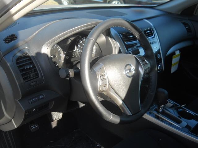 Nissan Altima 2013 photo 14