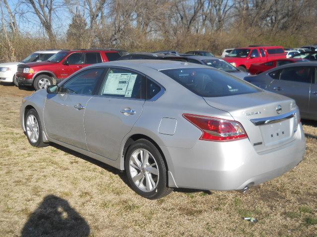 Nissan Altima 2013 photo 17