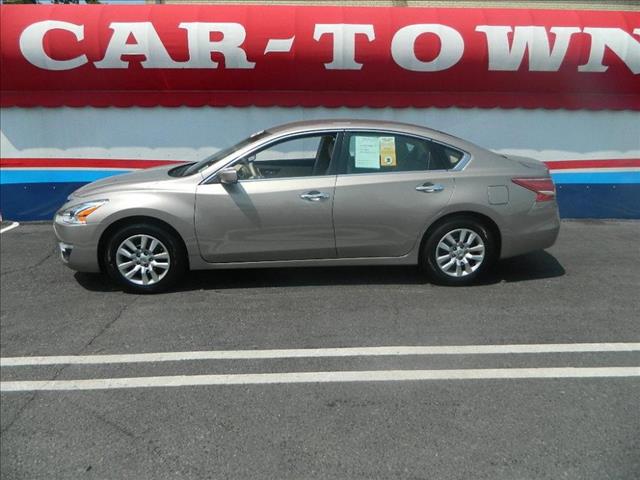 Nissan Altima 2013 photo 4