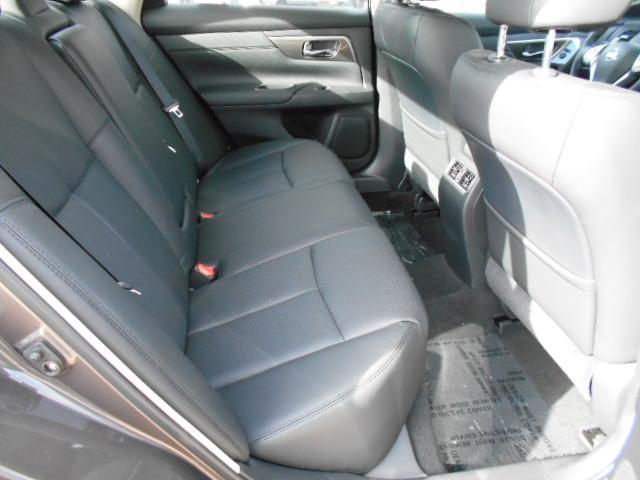 Nissan Altima 2013 photo 12