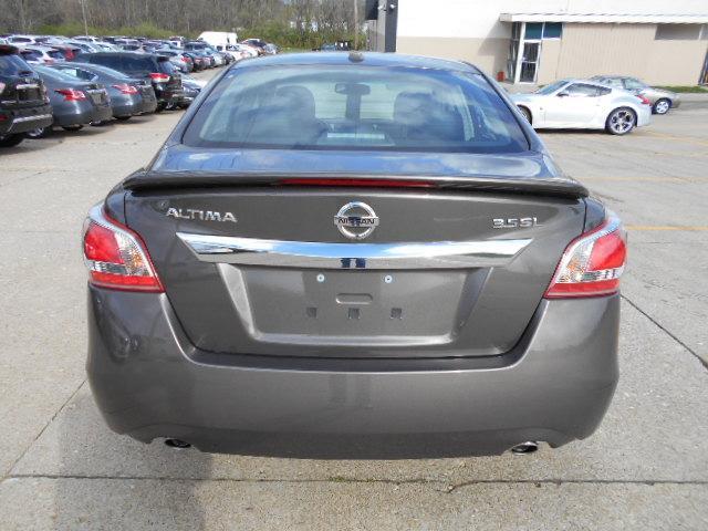 Nissan Altima 2013 photo 16