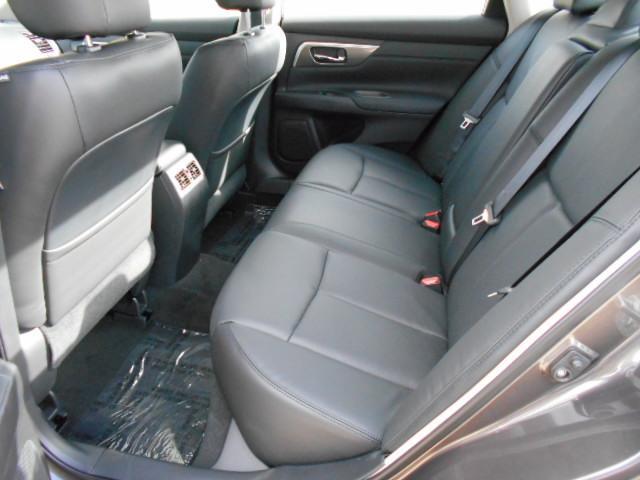 Nissan Altima 2013 photo 2