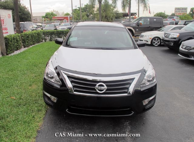 Nissan Altima 2013 photo 2