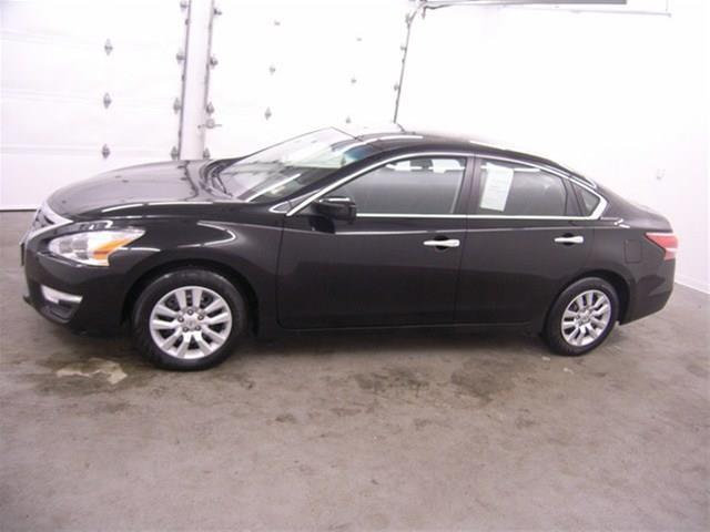 Nissan Altima 2013 photo 14