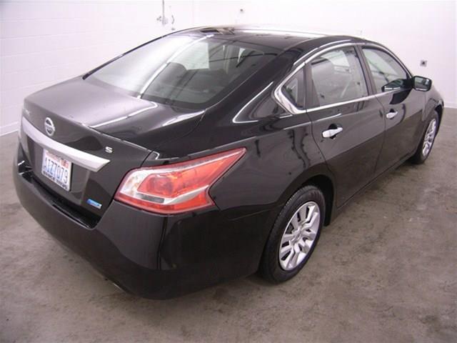 Nissan Altima 2013 photo 18