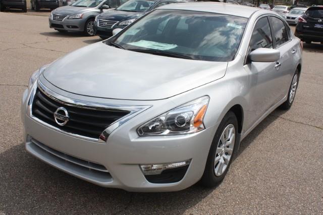 Nissan Altima 2013 photo 1