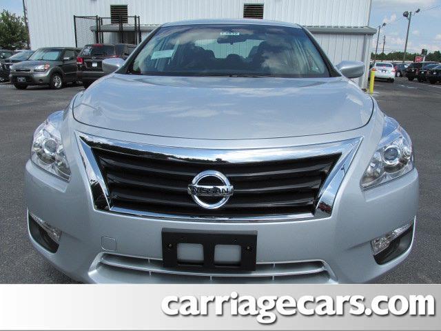 Nissan Altima 2013 photo 1