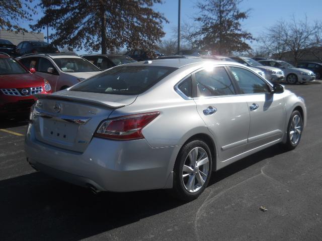 Nissan Altima 2013 photo 19