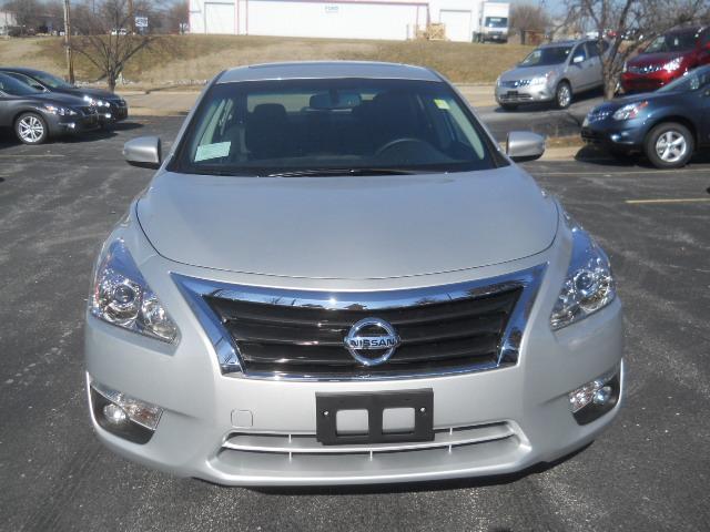 Nissan Altima 2013 photo 22