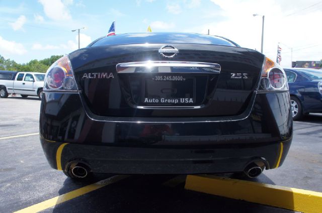 Nissan Altima Pickupslt Quad Cab SWB 4WD 4x4 Truck Sedan