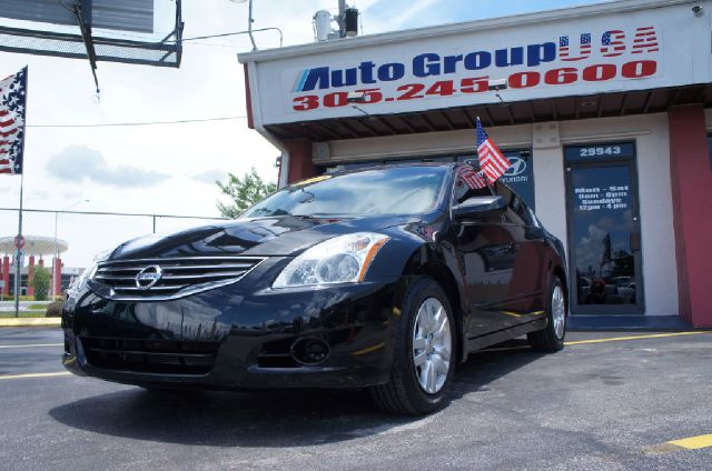 Nissan Altima 2013 photo 2