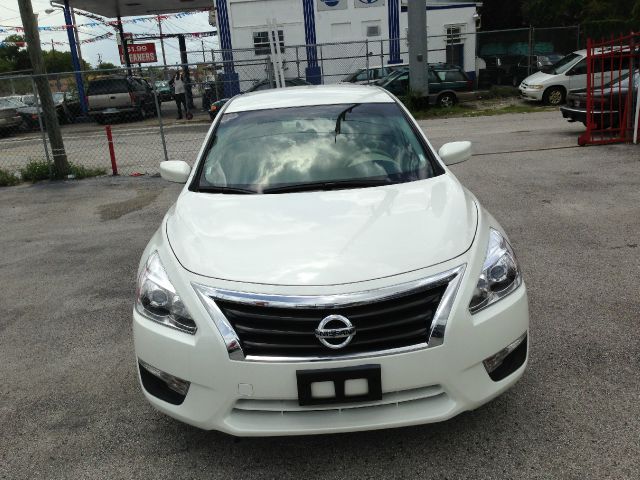 Nissan Altima 2013 photo 1