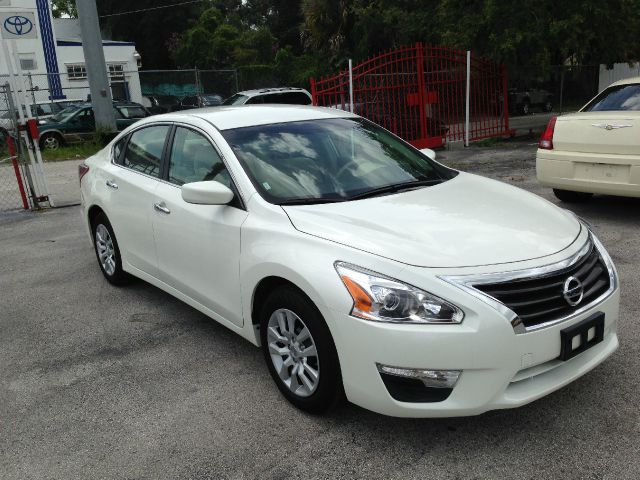 Nissan Altima 2013 photo 3