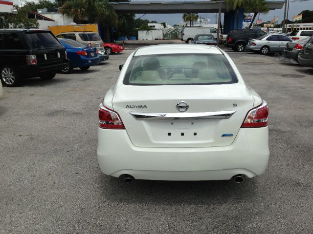 Nissan Altima 2013 photo 4