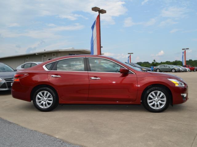 Nissan Altima 2013 photo 1