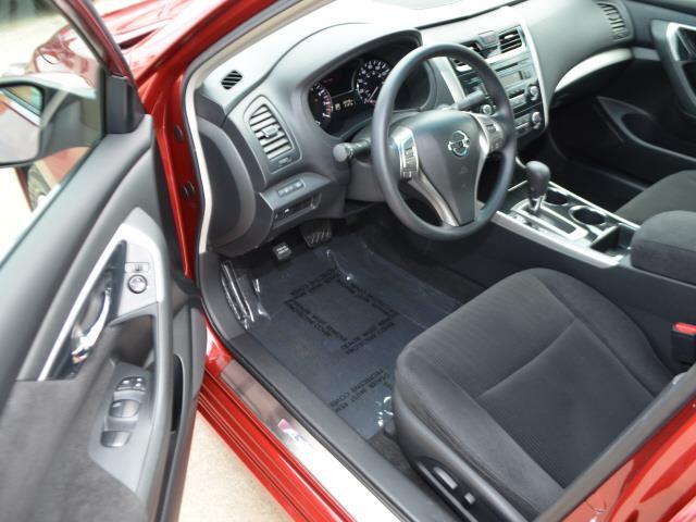 Nissan Altima 2013 photo 2