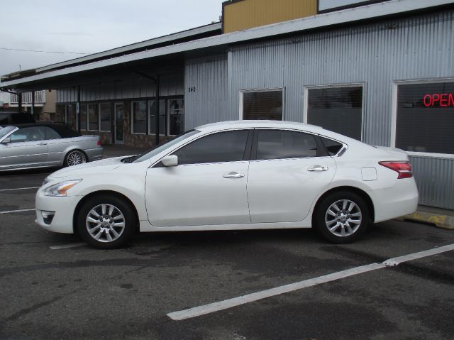 Nissan Altima 2013 photo 1