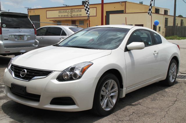 Nissan Altima 2013 photo 2