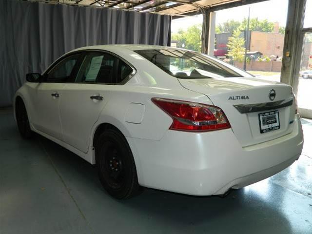 Nissan Altima 2013 photo 3