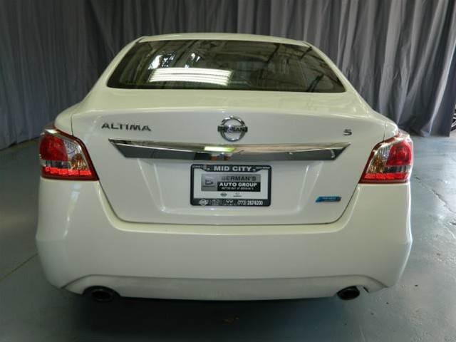 Nissan Altima 2013 photo 4