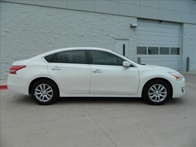 Nissan Altima 2013 photo 3