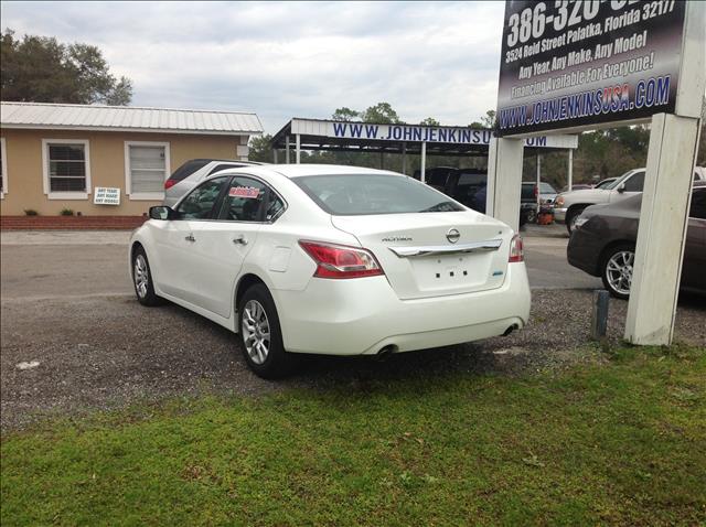 Nissan Altima 2013 photo 2