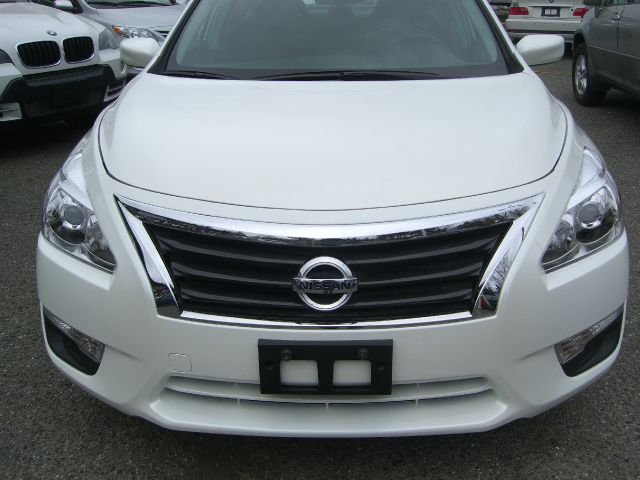 Nissan Altima 2013 photo 2