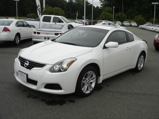 Nissan Altima 2013 photo 2