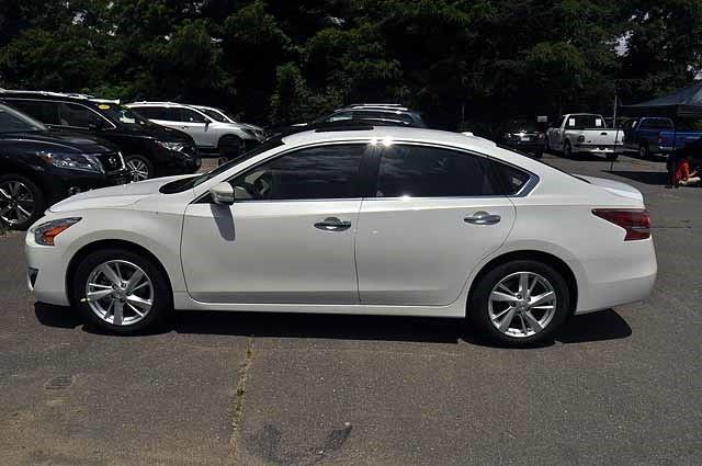 Nissan Altima SLT Quad Cab 2WD Sedan