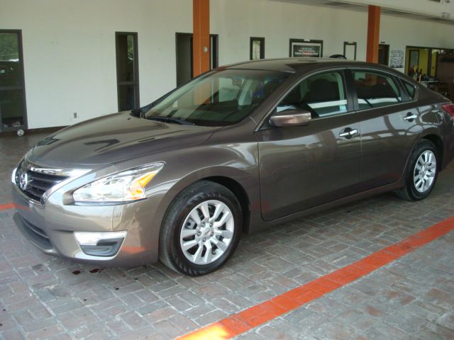 Nissan Altima 2013 photo 1