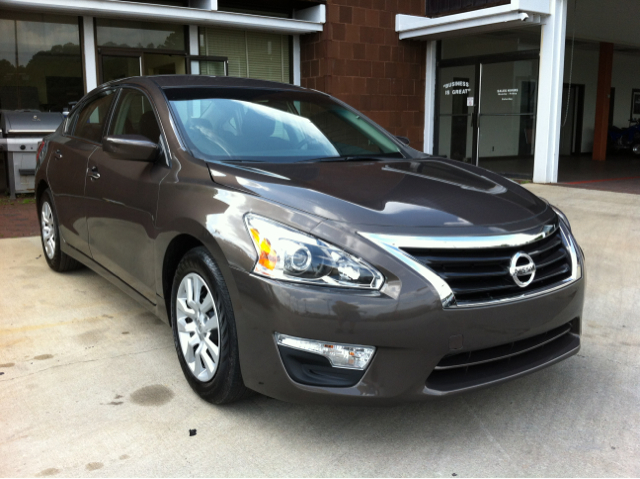 Nissan Altima 2013 photo 2