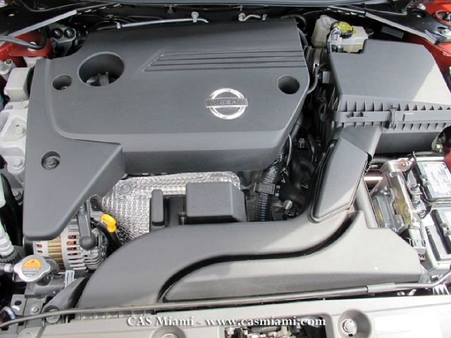 Nissan Altima Crew-short-slt-classic-6.6l Diesel-4wd-1 Owner Sedan