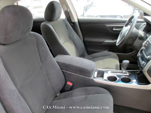 Nissan Altima 2013 photo 1