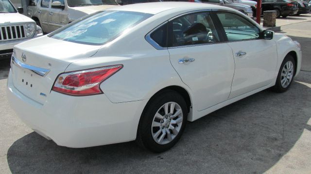 Nissan Altima 2013 photo 1