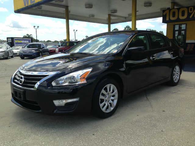 Nissan Altima 2013 photo 2