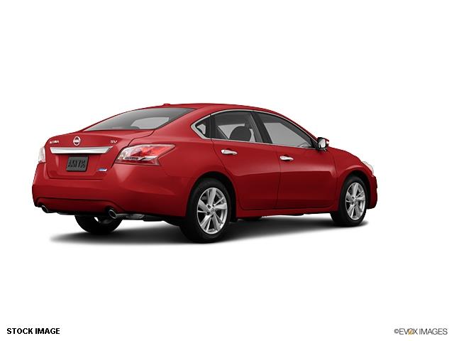 Nissan Altima 2013 photo 2